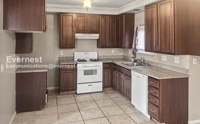 Foto del edificio - 4065 Harwood Rd