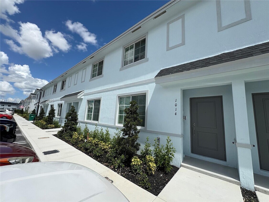 Foto principal - 1014 W Davis Pkwy