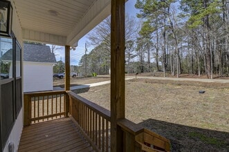 Building Photo - 32 Roberson St