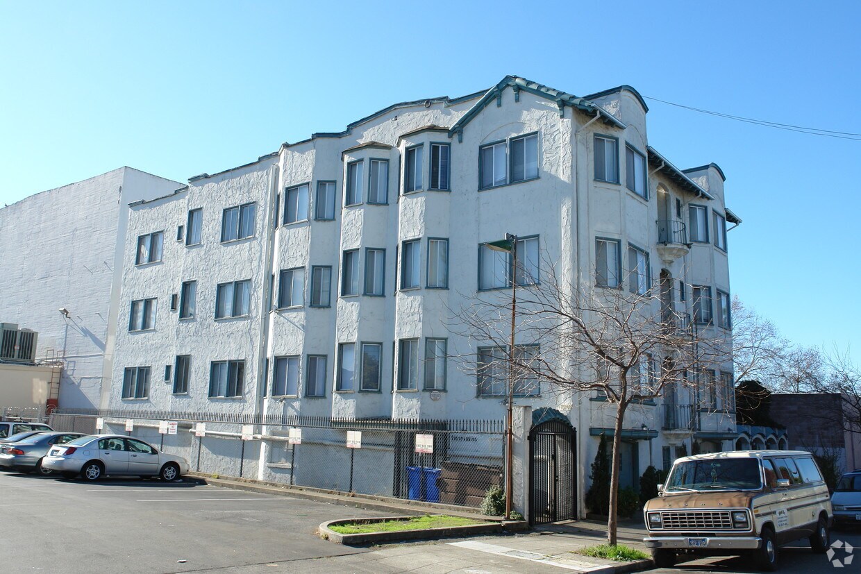 Primary Photo - Marianne Apartments