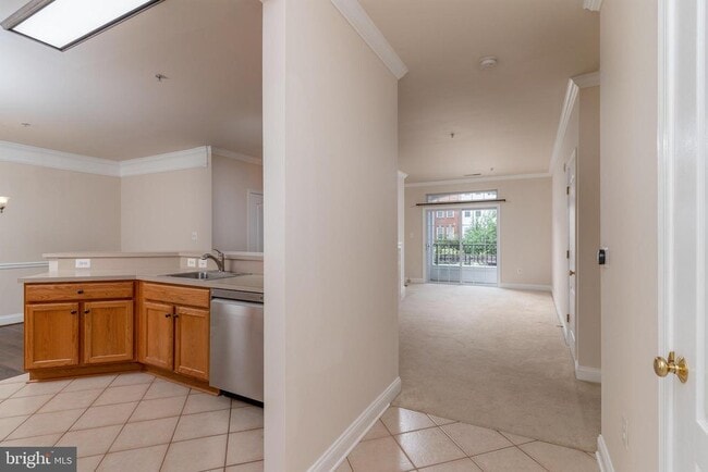 Building Photo - 5900 Whaleboat Dr