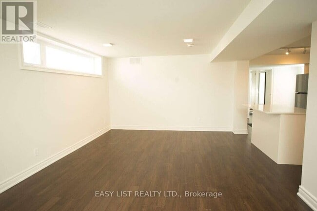Building Photo - 2 Princess Anne Crescent