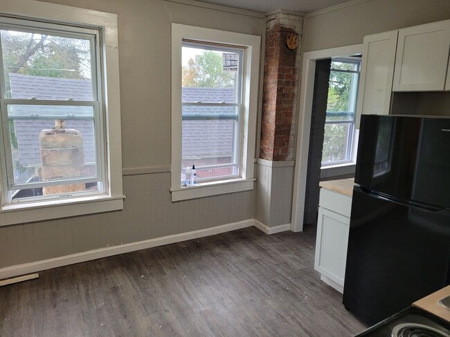 Building Photo - 89 Elizabeth St.