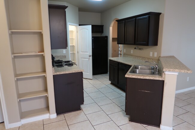 Building Photo - 1209 Vanguard Ln