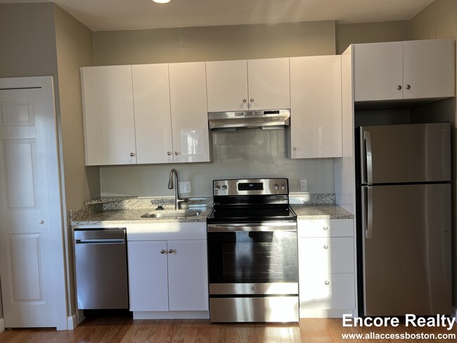 Building Photo - 1084 Dorchester Ave