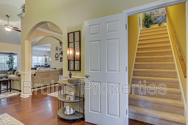 Foto del edificio - 4077 Cosway Ct