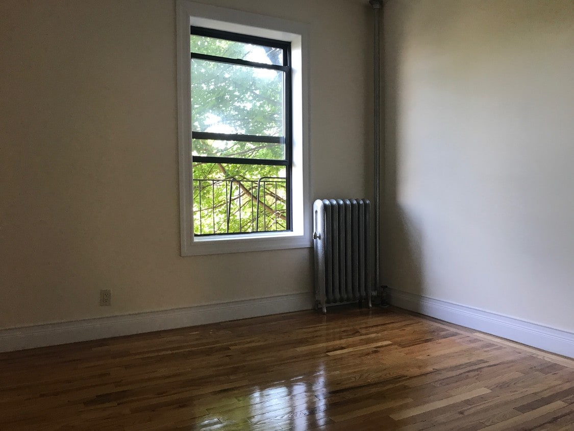 Primary Photo - 612 E 16th St