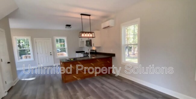 Foto del edificio - 70 Arlene Dr