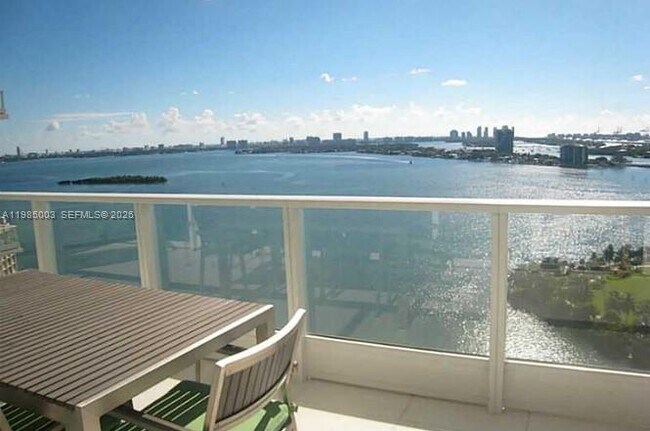 Foto del edificio - 2020 N Bayshore Dr