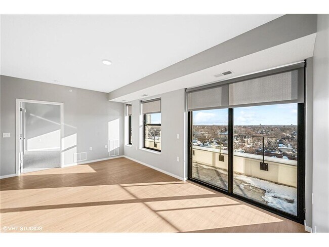 Foto del edificio - 500 E Lake St