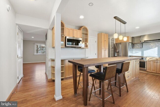 Building Photo - 1528 Goldenrain Ct