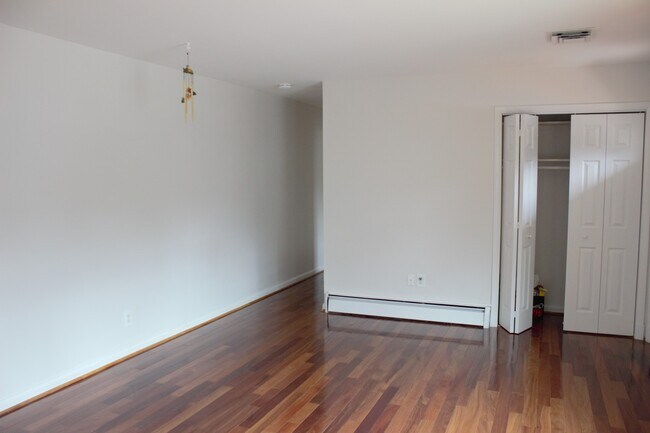 Foto del edificio - 5717 Berwyn Rd
