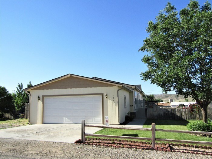 Primary Photo - 1047 Carbonera Ave