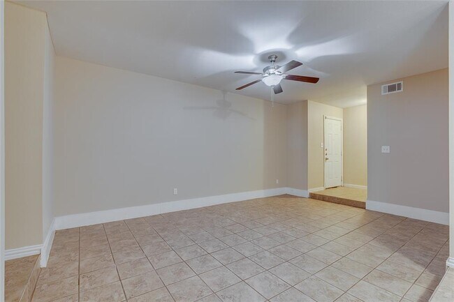 Building Photo - 6762 Trail Lake Dr