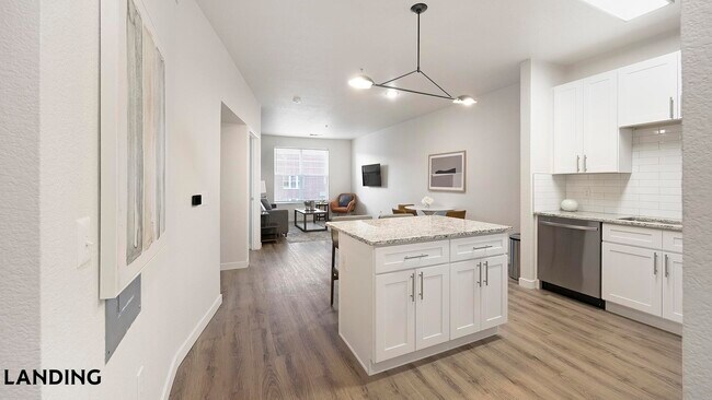 Foto del edificio - 7166 W Custer Ave