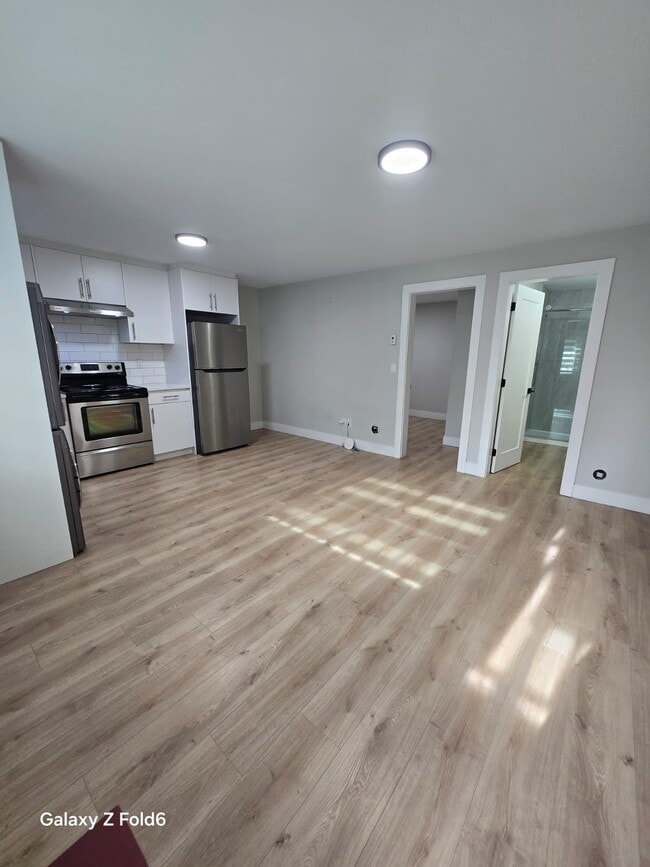 Building Photo - 19272-19271 71 Ave