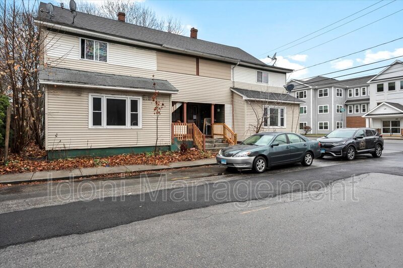 25 Greenwoods Ave, Winsted, CT 06098 Condo for Rent in Winsted, CT