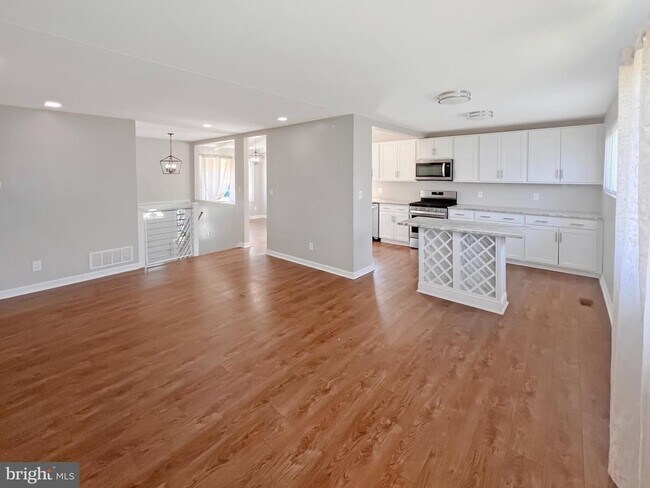 Foto del edificio - 116 Juniper Ct
