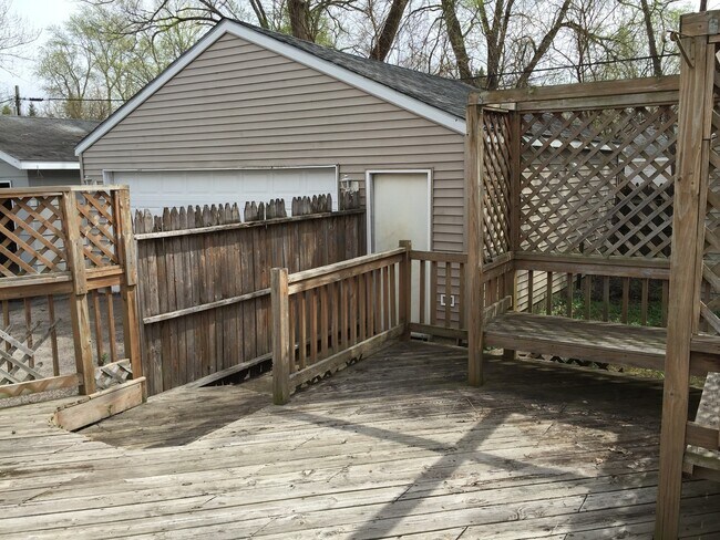 Foto del edificio - 2 bedroom home available in Loves Park