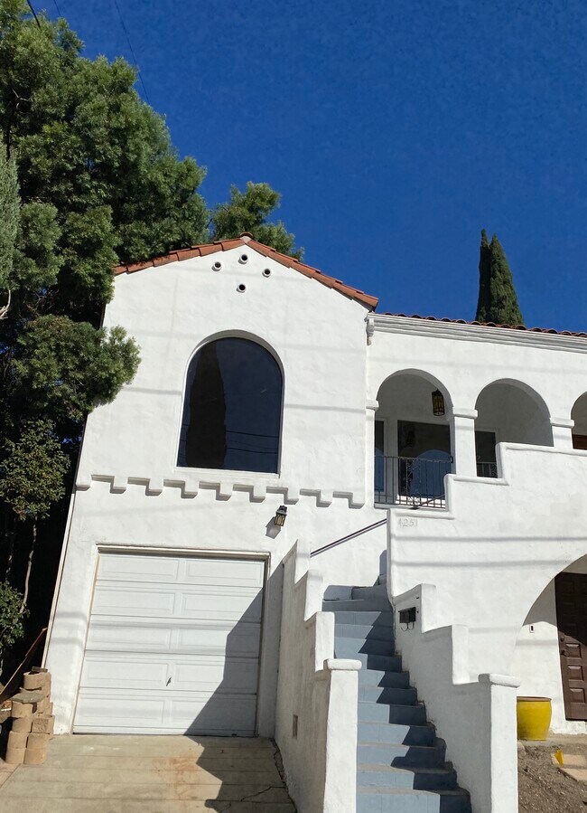 Building Photo - 4251 Newdale Dr