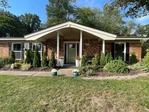 Building Photo - 8981 Devon Dr