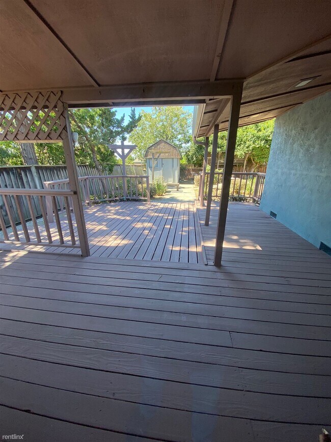 Foto del edificio - 4 br, 2 bath House - 631 Stemel Court