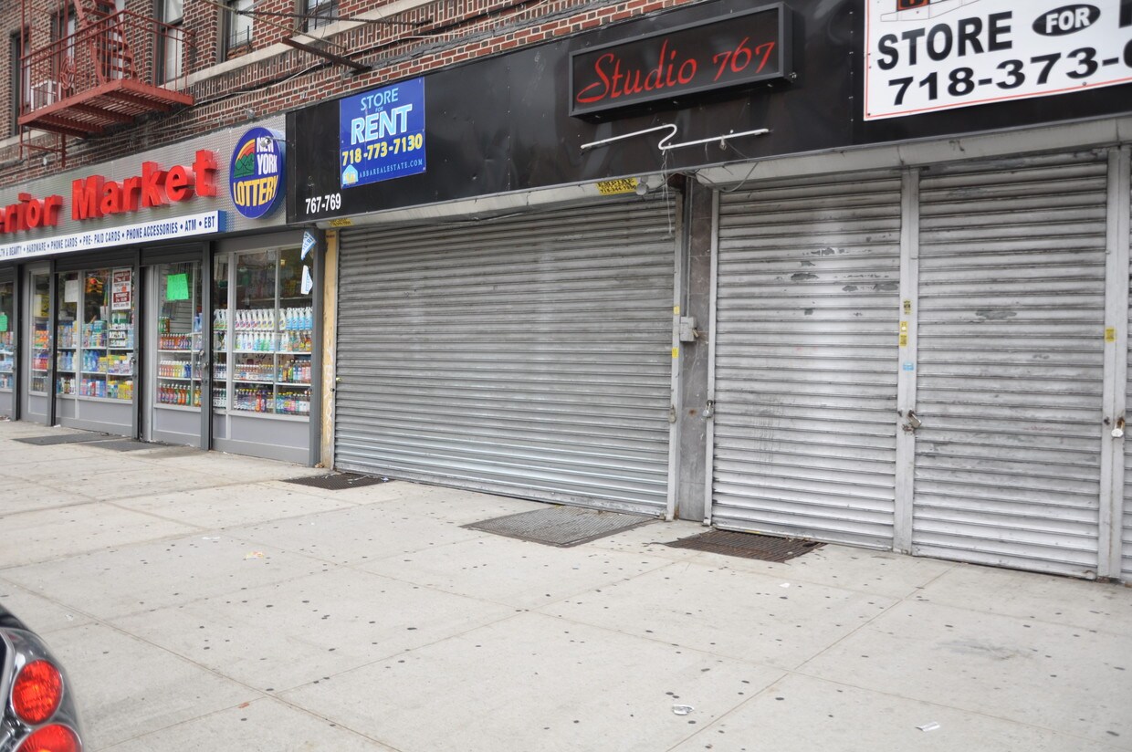 Foto principal - 767-771 Rogers Ave