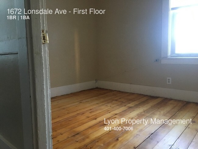 Building Photo - 1672 Lonsdale Ave