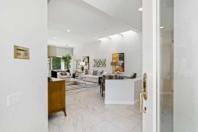 Building Photo - 44970 Olympic Ct
