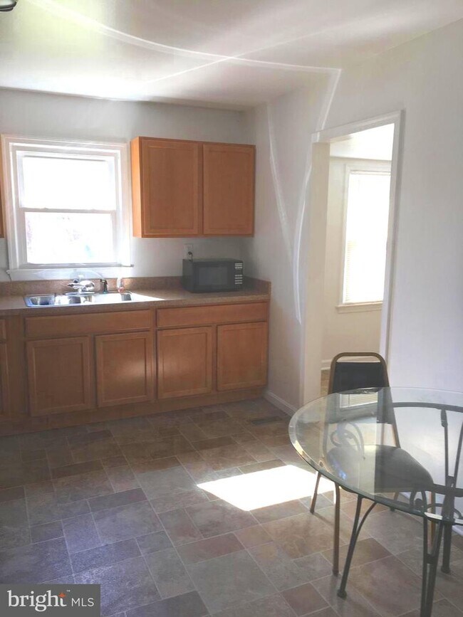 Foto del edificio - 11370 Ridge Rd
