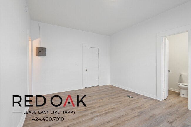 Building Photo - ~$1800 OFF~ Charming Studio with Gleaming ...