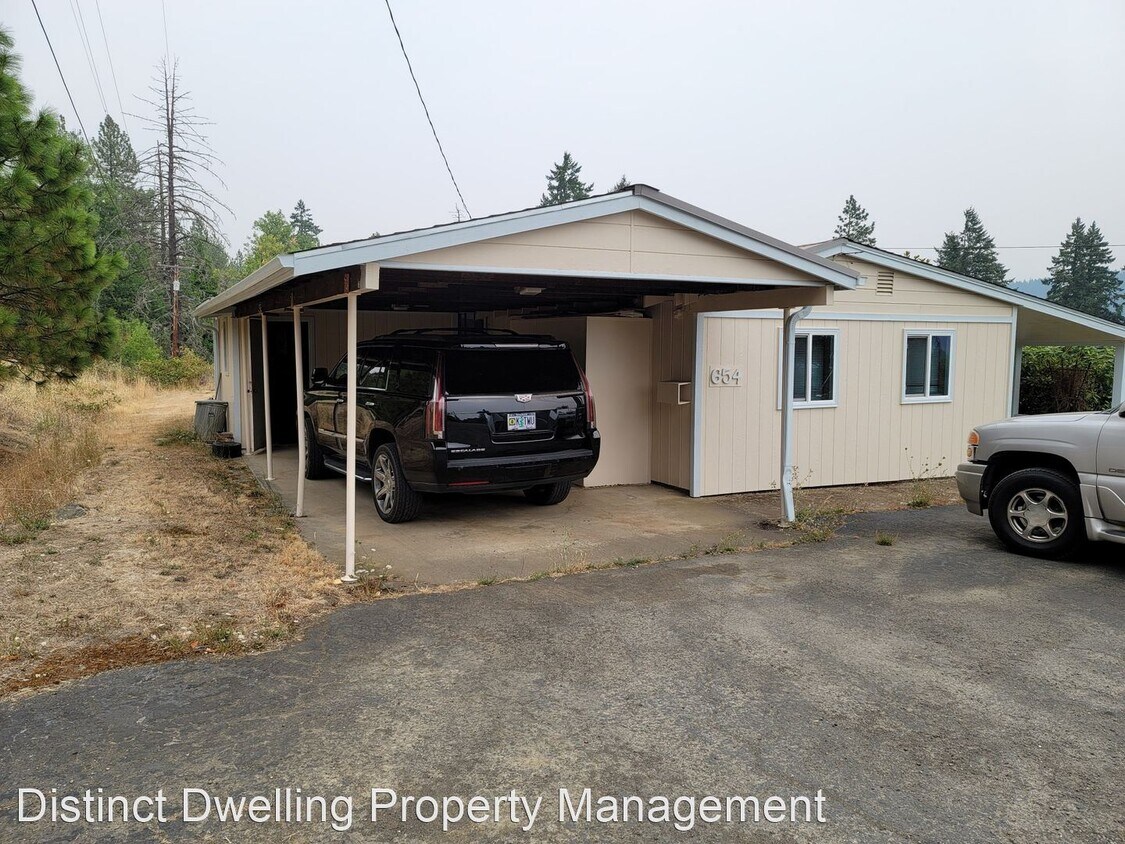 4 br, 2 bath House 654 Mardonna House Rental in Sutherlin, OR
