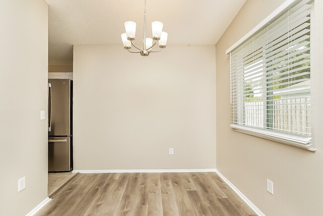 Building Photo - 633 Timber Bay Cir W