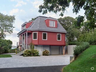 Building Photo - 2 Sun Ct