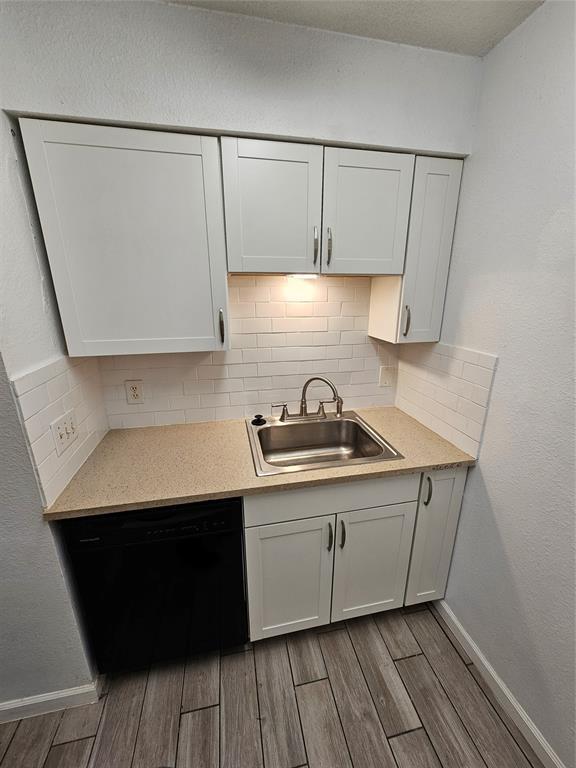 Foto del edificio - 5402 Rose Hill Cir