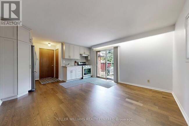 Photo du bâtiment - 252 Elgin Mills Rd W