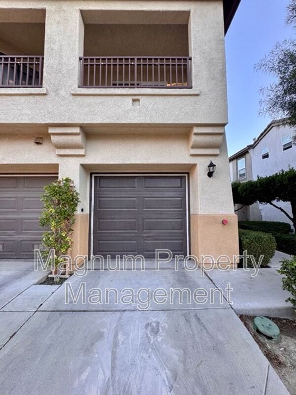 Building Photo - 41685 Woodridge Ave