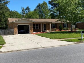 Building Photo - 5420 Albright Dr