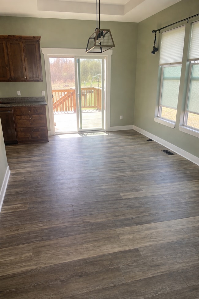 Building Photo - 1010 Deer Run