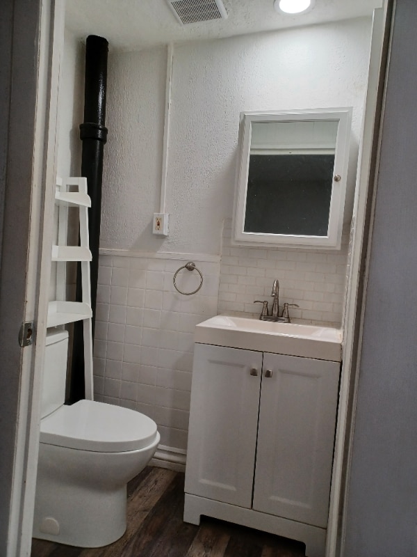 177 S Main St Unit 3, Nazareth, PA 18064 Room for Rent in Nazareth