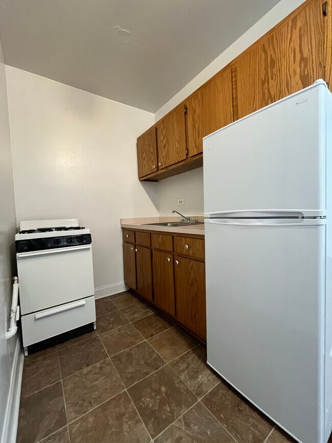 Foto del edificio - 4060 N Kenmore Ave