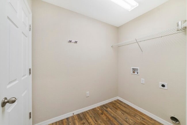 Building Photo - 60 Bahia Court Track