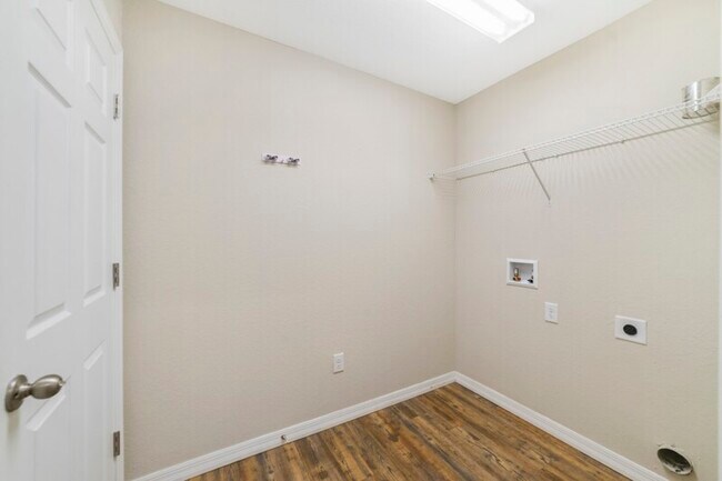 Foto del edificio - 60 Bahia Court Track