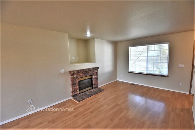 Building Photo - 1024 127th St Ct E