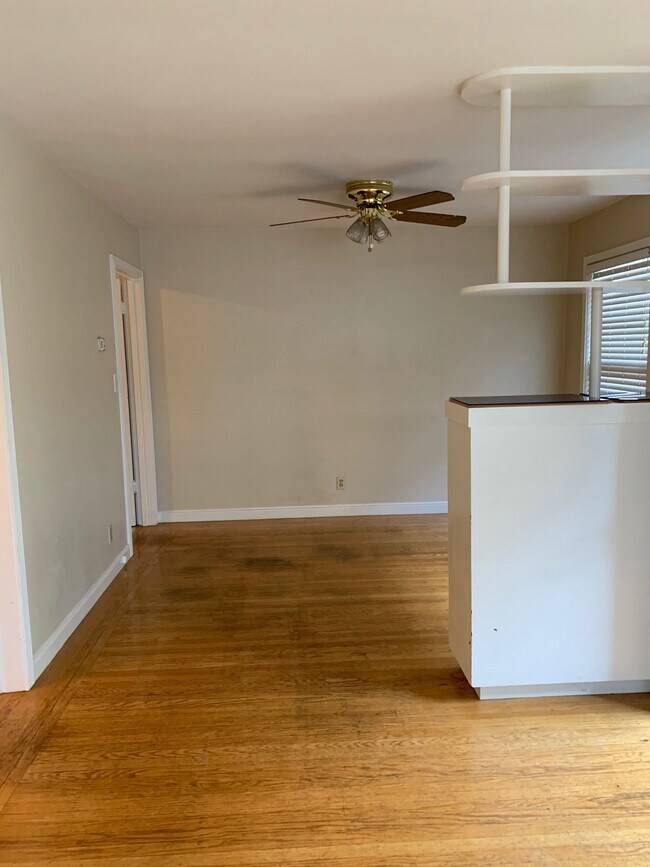 Foto del edificio - 472 Margarita Ave