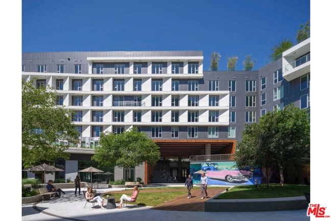 Building Photo - 12121 W Olympic Blvd