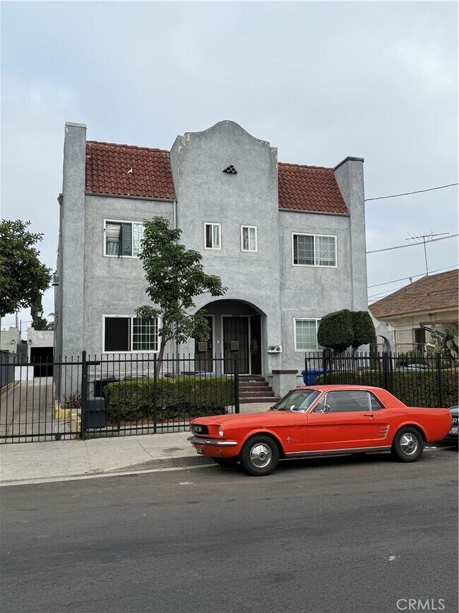 Building Photo - 1231 S Mariposa Ave
