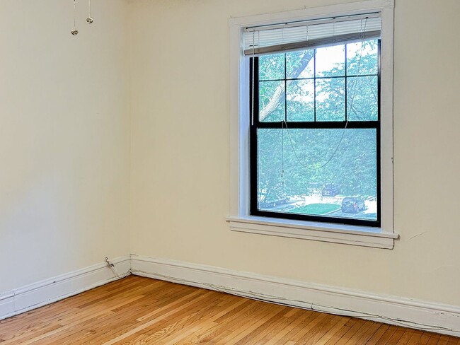 Foto del edificio - 5057 N Damen Ave