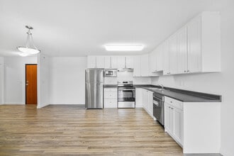 Building Photo - Windermere Village Apartments