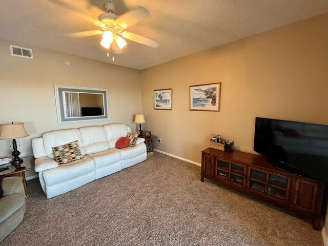 Foto del edificio - 6828 Toland Dr